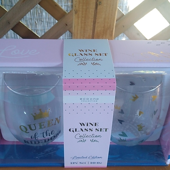 Wine Glass Set - Picture 4 of 4